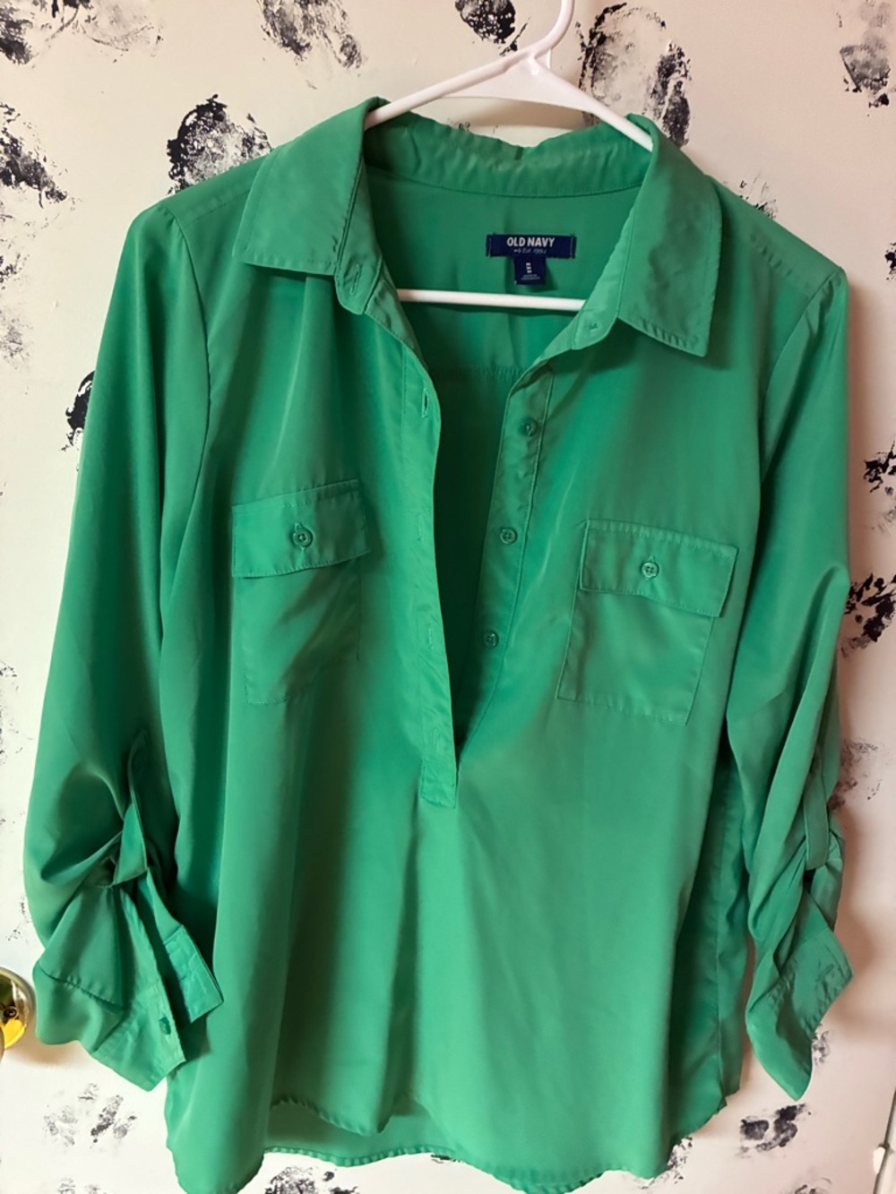 Old Navy Women's Bright Green Roll-Tab Tunic Blouse